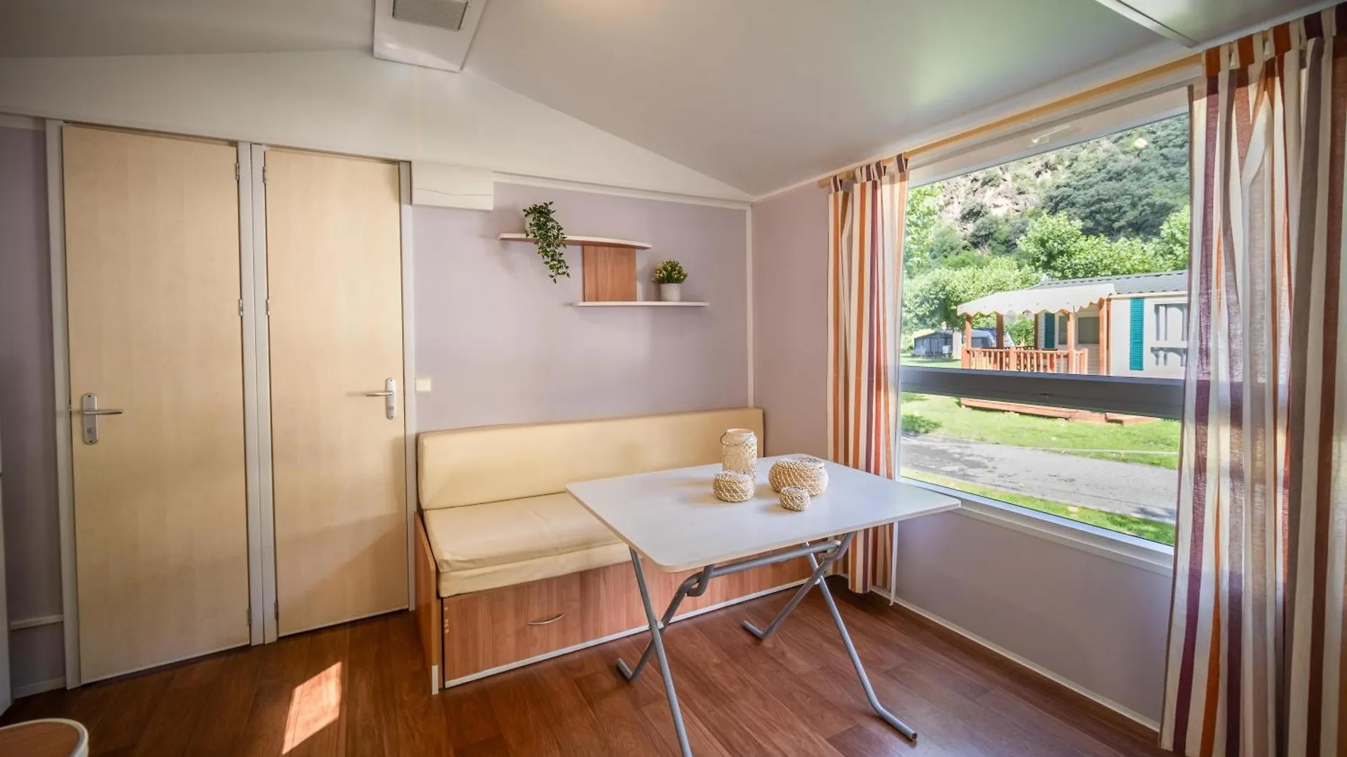 Frontera Bungalow Park Farga de Moles
