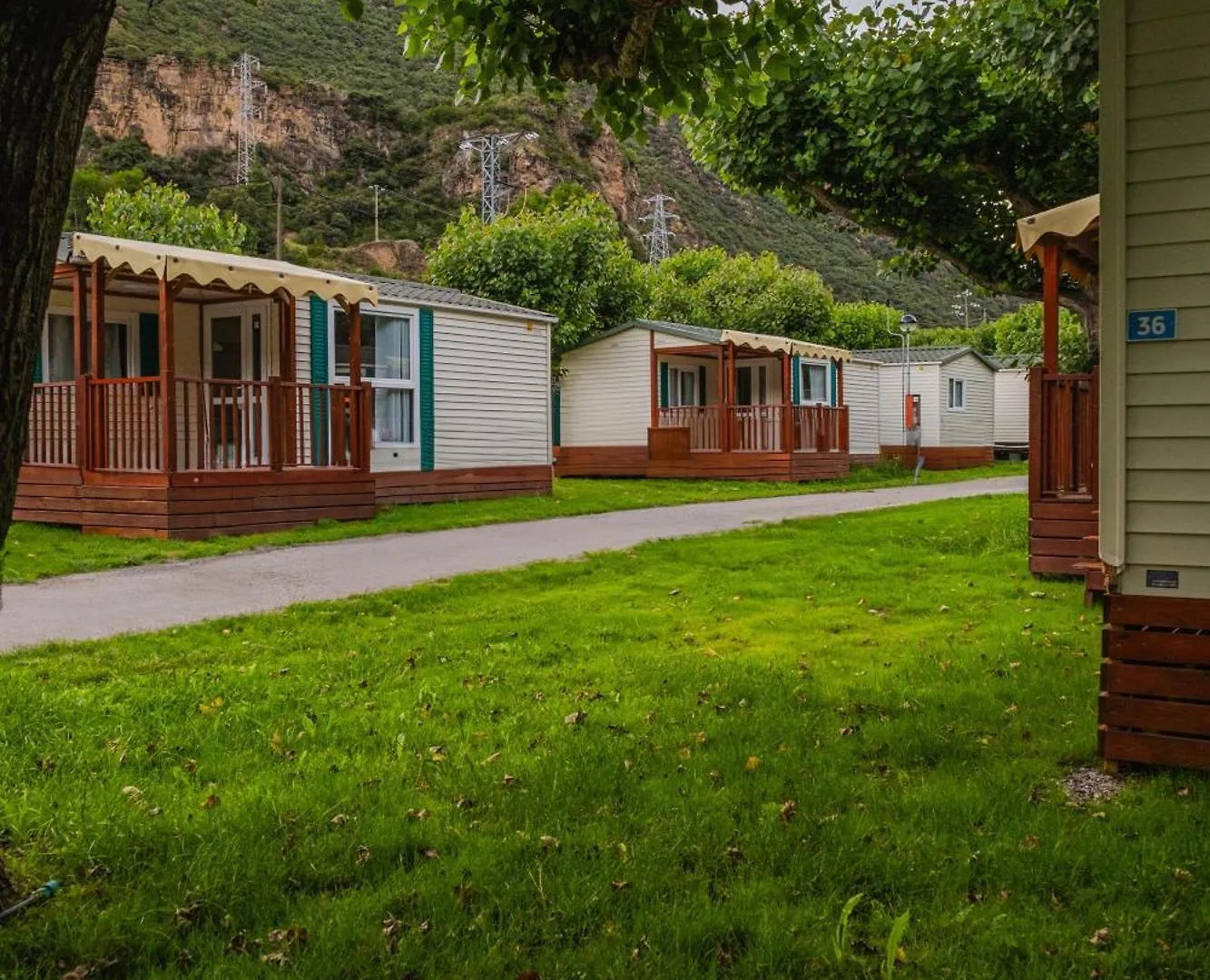 Frontera Bungalow Park Farga de Moles