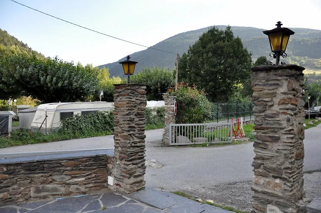 Campsite Frontera Bungalow Park Farga de Moles